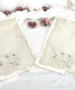 Duo napperons jaune flave organdi transparent avec broderies et bordures coton