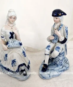 Couple statuettes en porcelaine Capodimonte Style Louis XV
