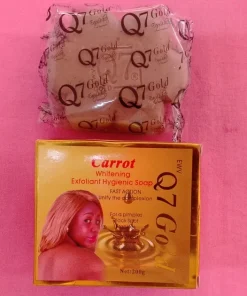 Savon exfoliant éclaircissant Q7 GOLD